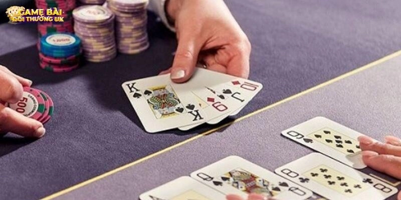 Cách chia bài Poker 